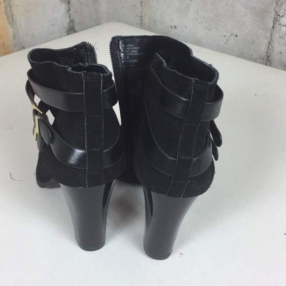 Black boots - Picture 3 of 5